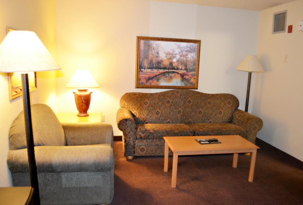 Fossil Creek Hotel & Suites Russell Cameră foto