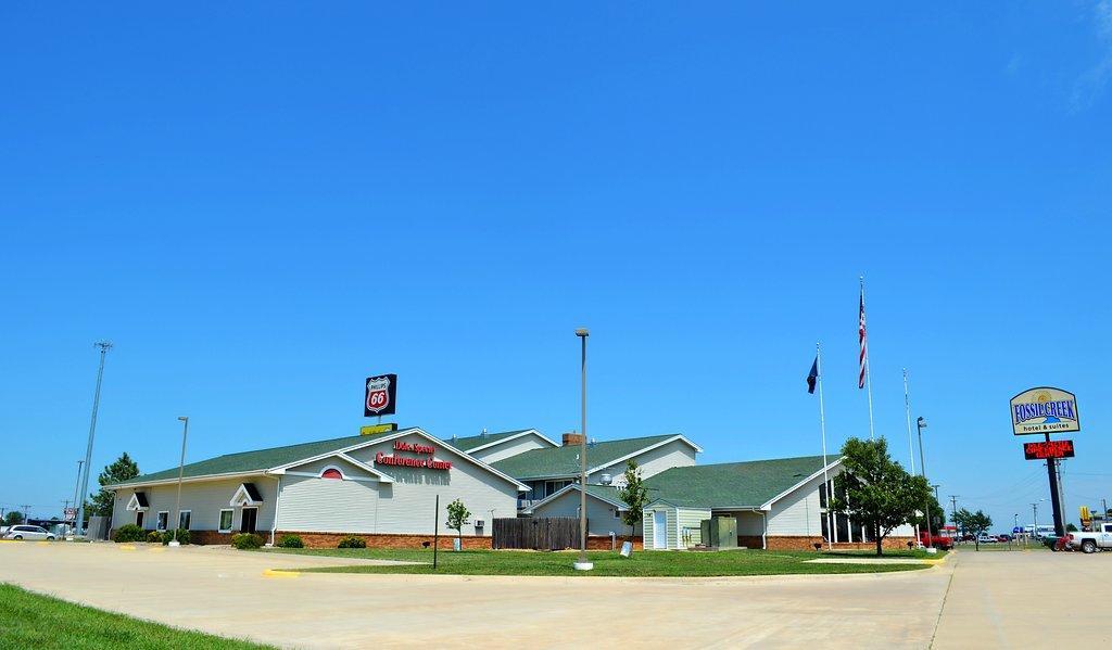 Fossil Creek Hotel & Suites Russell Exterior foto