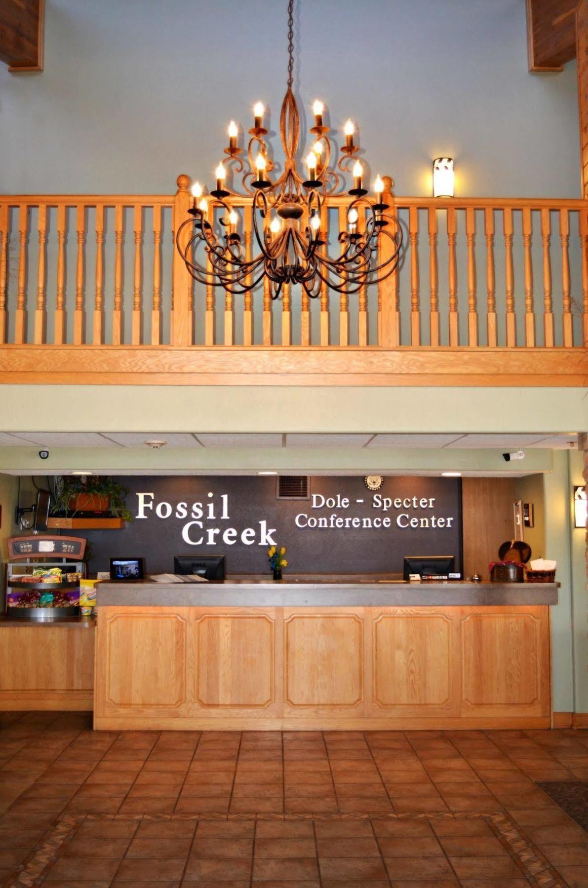 Fossil Creek Hotel & Suites Russell Exterior foto